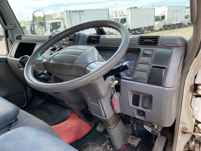 三菱ふそうキャンタークレーン4段小型（2t・3t）[写真34]