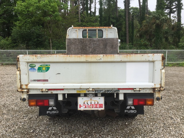 三菱ふそうキャンター平ボディ小型（2t・3t）[写真11]