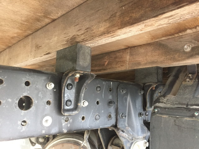 三菱ふそうキャンター平ボディ小型（2t・3t）[写真18]