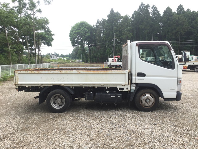 三菱ふそうキャンター平ボディ小型（2t・3t）[写真07]