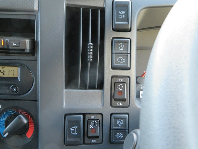 いすゞエルフアルミバン小型（2t・3t）[写真13]