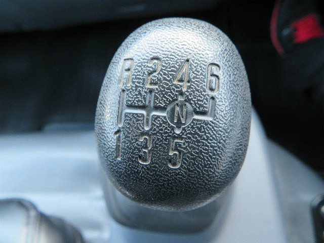 いすゞエルフアルミバン小型（2t・3t）[写真16]