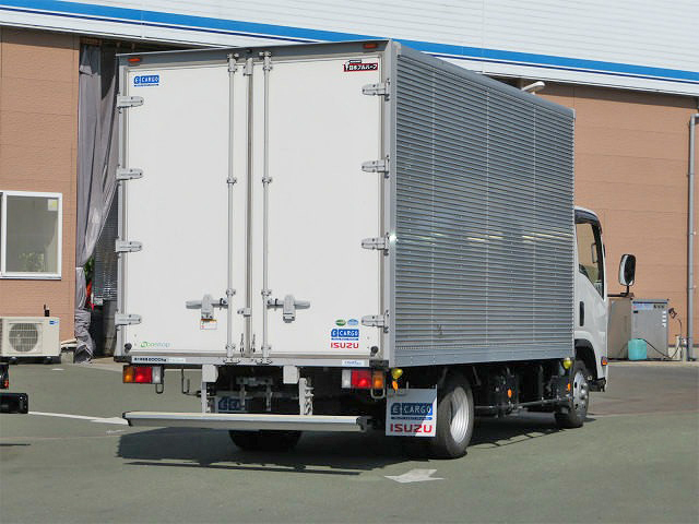 いすゞエルフアルミバン小型（2t・3t）[写真02]