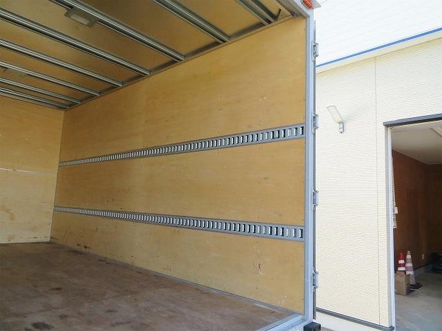 いすゞエルフアルミバン小型（2t・3t）[写真23]