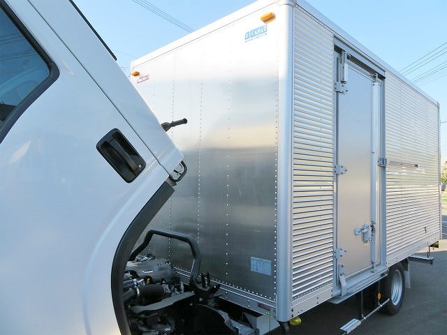 いすゞエルフアルミバン小型（2t・3t）[写真25]