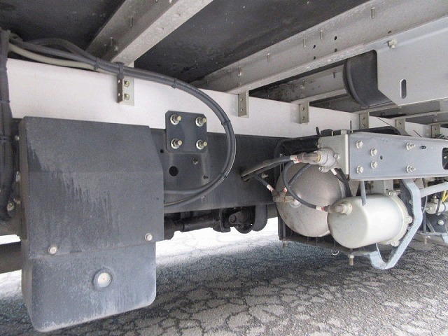 UDトラックスコンドルアルミウイング中型（4t）[写真13]