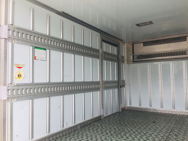 日野デュトロ冷凍車（冷蔵車）小型（2t・3t）[写真12]