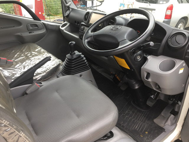 日野デュトロ冷凍車（冷蔵車）小型（2t・3t）[写真31]