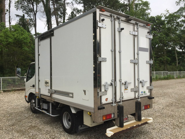 日野デュトロ冷凍車（冷蔵車）小型（2t・3t）[写真04]