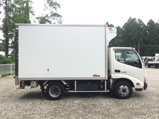 日野デュトロ冷凍車（冷蔵車）小型（2t・3t）[写真07]
