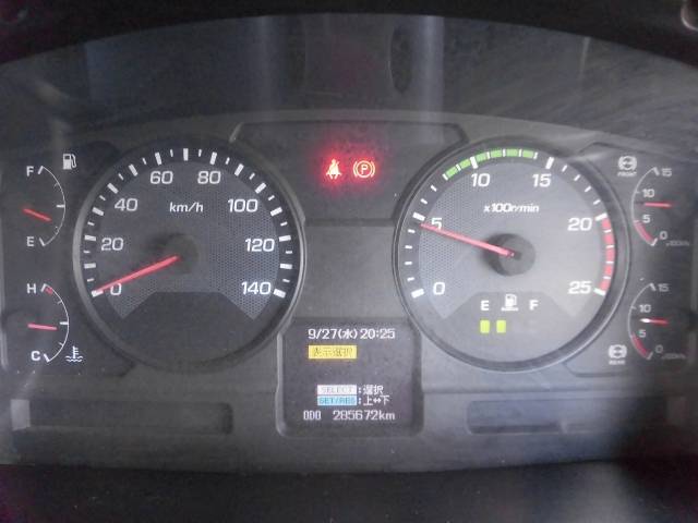 三菱ふそうスーパーグレートダンプ大型（10t）[写真18]