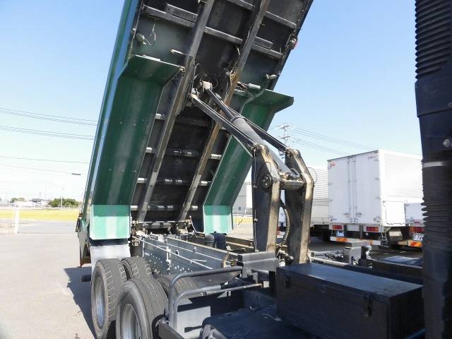 三菱ふそうスーパーグレートダンプ大型（10t）[写真08]