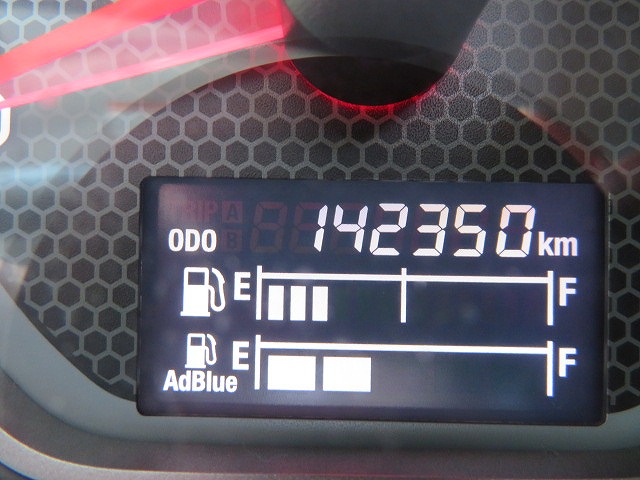 いすゞフォワード冷蔵冷凍ウイング中型（4t）[写真13]