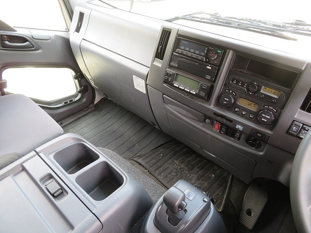 いすゞフォワード冷蔵冷凍ウイング中型（4t）[写真14]