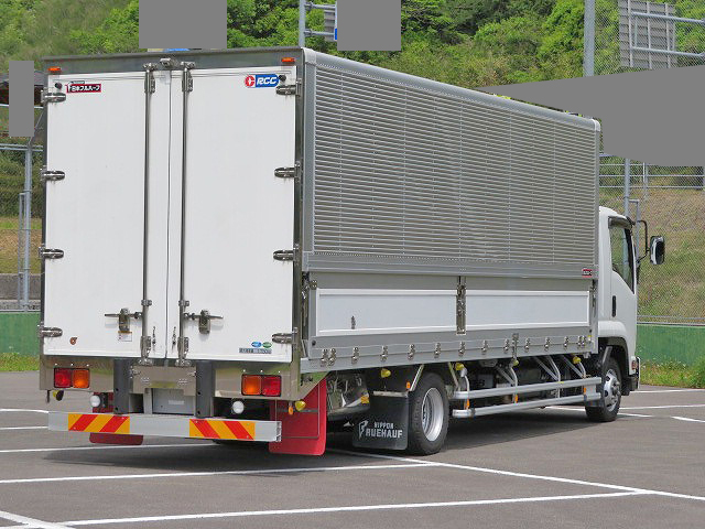 いすゞフォワード冷蔵冷凍ウイング中型（4t）[写真02]