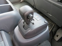 いすゞフォワード冷蔵冷凍ウイング中型（4t）[写真20]