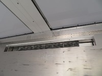 いすゞフォワード冷蔵冷凍ウイング中型（4t）[写真23]