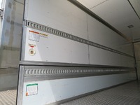 いすゞフォワード冷蔵冷凍ウイング中型（4t）[写真24]