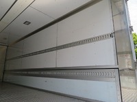 いすゞフォワード冷蔵冷凍ウイング中型（4t）[写真25]