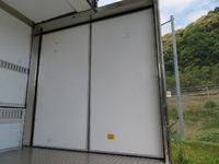 いすゞフォワード冷蔵冷凍ウイング中型（4t）[写真27]