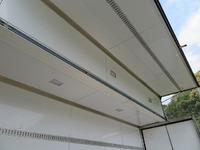 いすゞフォワード冷蔵冷凍ウイング中型（4t）[写真30]