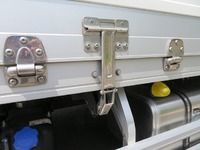 いすゞフォワード冷蔵冷凍ウイング中型（4t）[写真32]