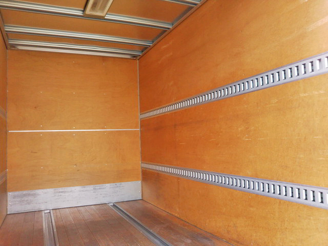 いすゞエルフアルミバン小型（2t・3t）[写真13]