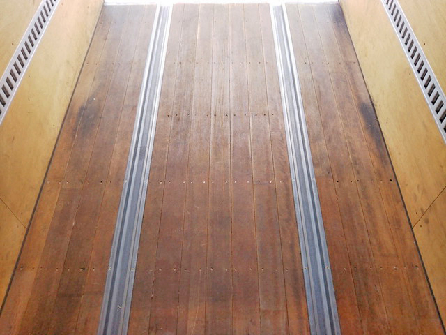 いすゞエルフアルミバン小型（2t・3t）[写真15]