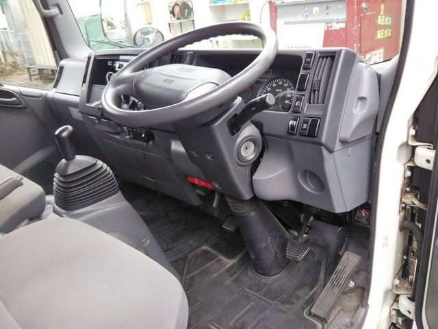 いすゞエルフアルミバン小型（2t・3t）[写真33]