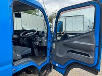 三菱ふそうキャンターアルミバン小型（2t・3t）[写真14]