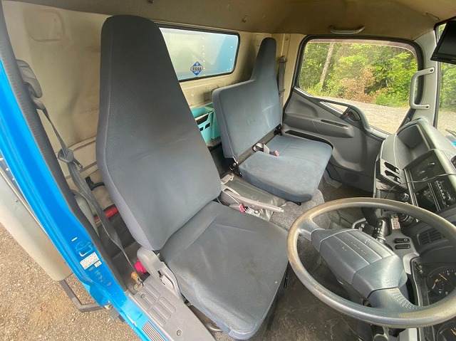 三菱ふそうキャンターアルミバン小型（2t・3t）[写真16]