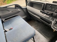 三菱ふそうキャンターアルミバン小型（2t・3t）[写真17]