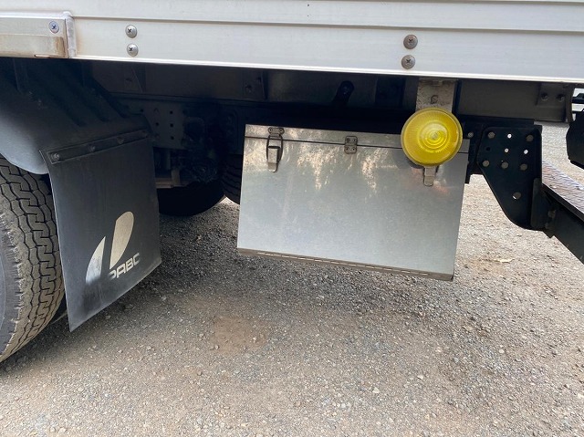 三菱ふそうキャンターアルミバン小型（2t・3t）[写真33]