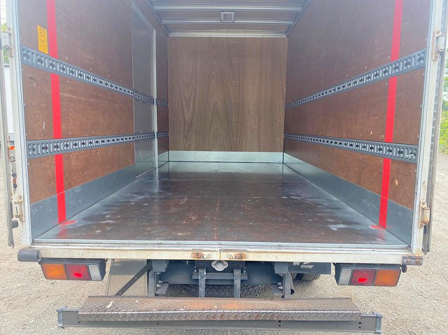 三菱ふそうキャンターアルミバン小型（2t・3t）[写真09]