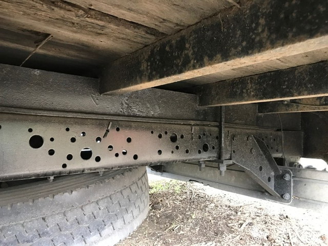 いすゞフォワードセルフクレーン3段中型（4t）[写真14]