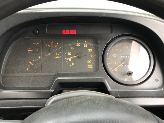 いすゞフォワードセルフクレーン3段中型（4t）[写真24]