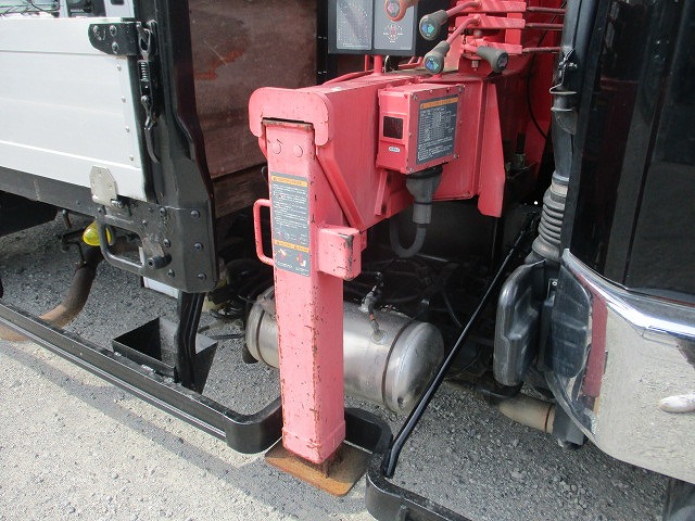 三菱ふそうファイタークレーン3段中型（4t）[写真12]