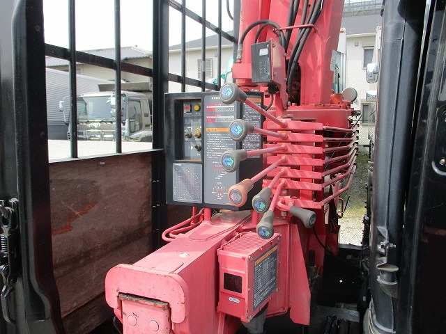 三菱ふそうファイタークレーン3段中型（4t）[写真13]