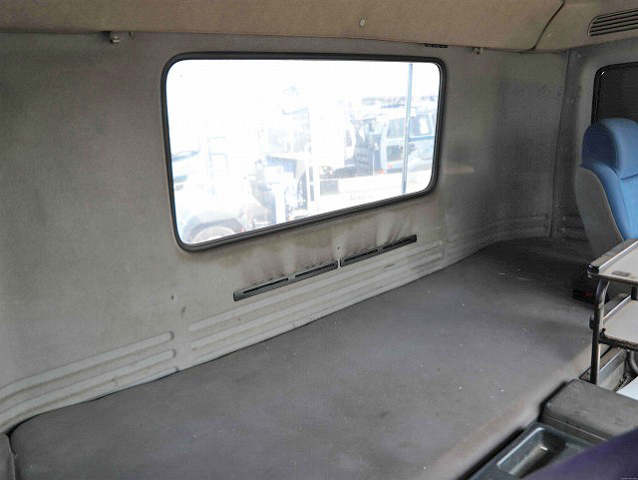 いすゞギガトレーラーヘッド（トラクターヘッド）大型（10t）[写真17]