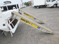 いすゞフォワードセルフクレーン3段中型（4t）[写真12]