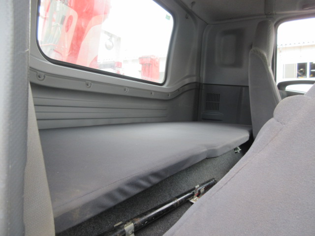 いすゞフォワードセルフクレーン3段中型（4t）[写真32]