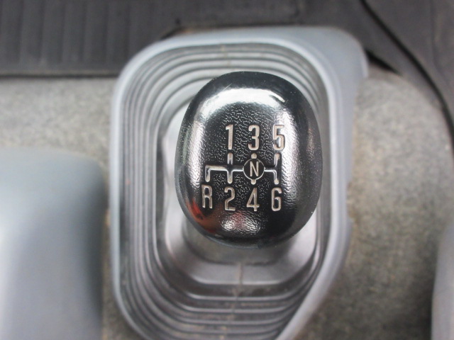 いすゞフォワードセルフクレーン3段中型（4t）[写真34]