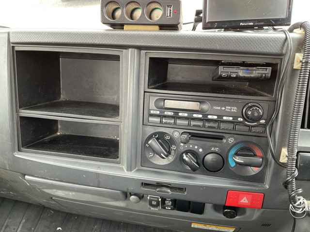 いすゞエルフアルミブロック小型（2t・3t）[写真34]