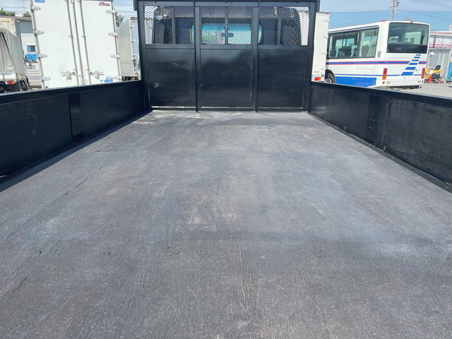 三菱ふそうキャンター平ボディ小型（2t・3t）[写真13]