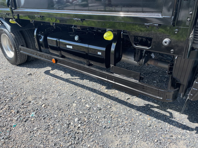 三菱ふそうキャンター平ボディ小型（2t・3t）[写真17]