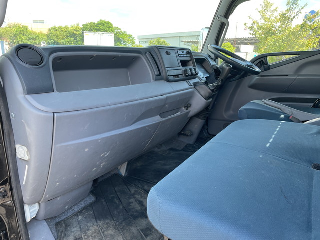 三菱ふそうキャンター平ボディ小型（2t・3t）[写真34]