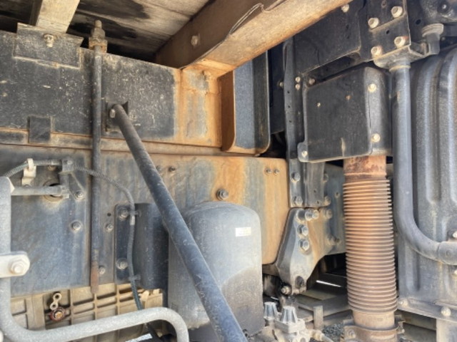 三菱ふそうスーパーグレート平ボディ大型（10t）[写真13]