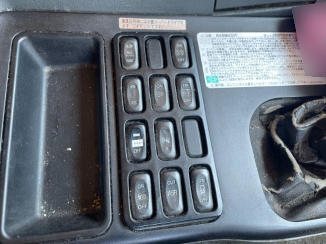 三菱ふそうスーパーグレート平ボディ大型（10t）[写真24]