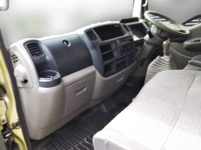 日産アトラス平ボディ小型（2t・3t）[写真22]