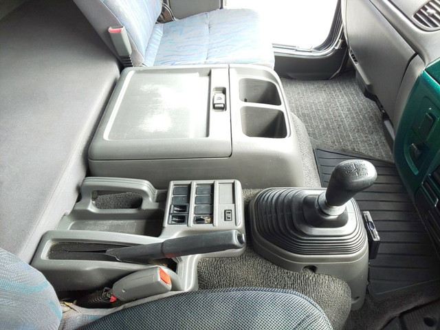 いすゞフォワードアルミバン中型（4t）[写真34]